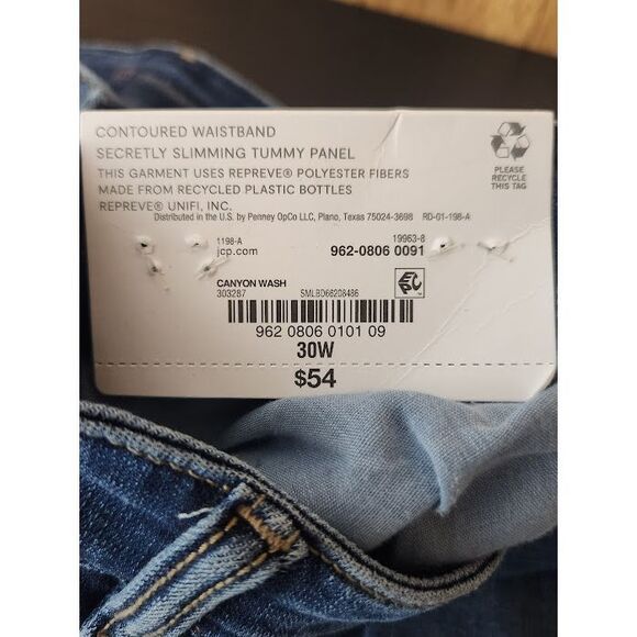 Women's Liz Claiborne Girlfriend Straight Leg Mid-rise Jeans Size 30W NWT - Picture 4 of 7